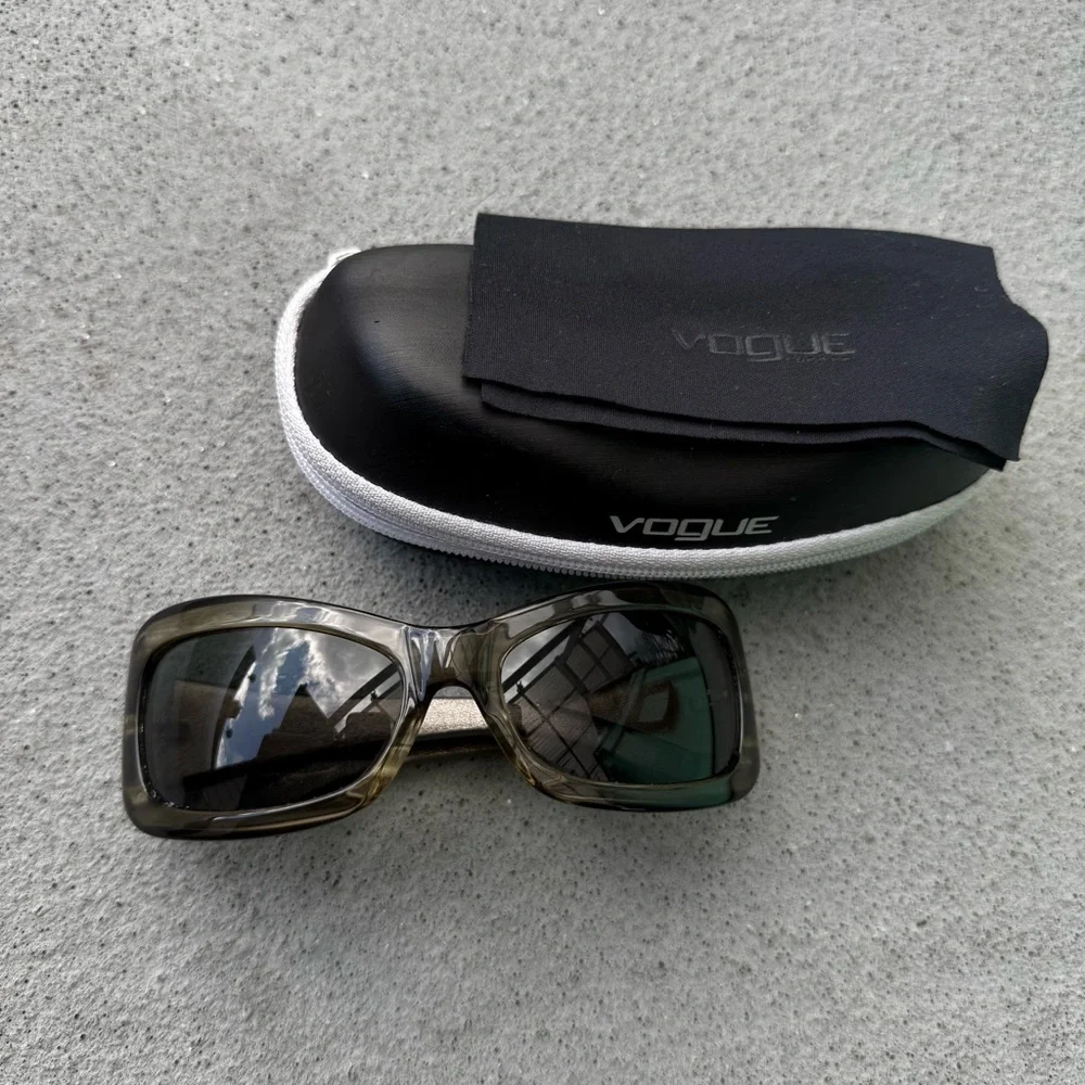 Vintage Women’s Vogue Sunglasses VO2260S W961/5 Burgundy square Made in Italy